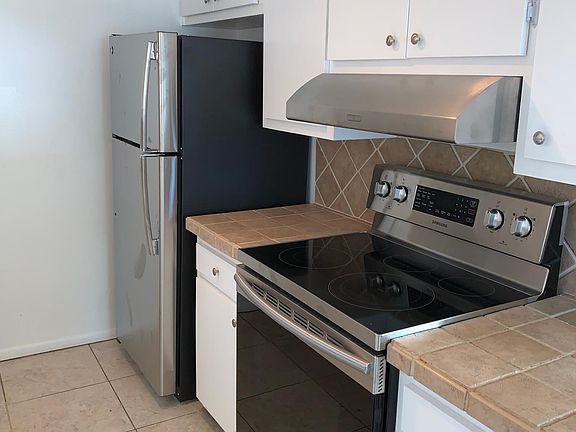 5th image of 721 SE 6th St