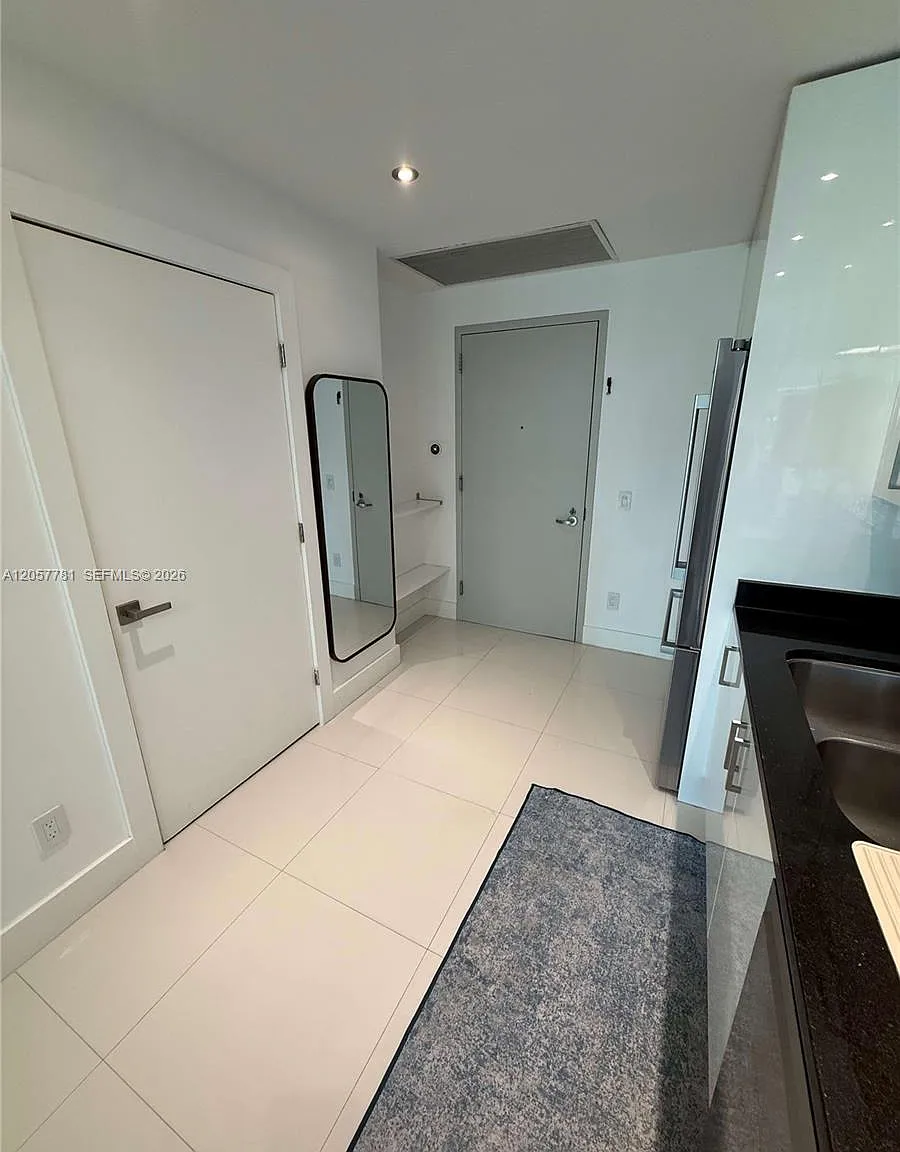 Infinity At Brickell Cond — Photo 4