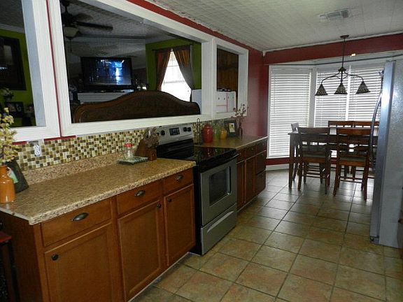 3rd image of 209 Louisa St