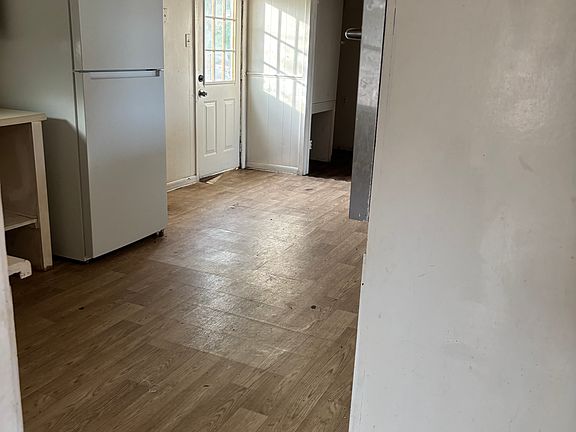 5th image of 4401 Kirkwood Dr