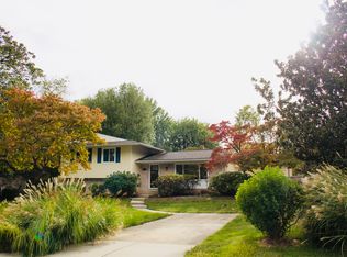 11039 Del Rio Dr, Fairfax, VA 22030