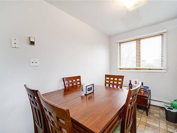 3rd image of 2371 Mattituck Ave