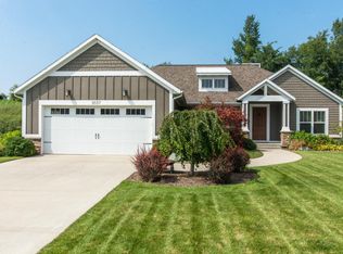 1637 Bristol Ridge Dr NW, Grand Rapids, MI