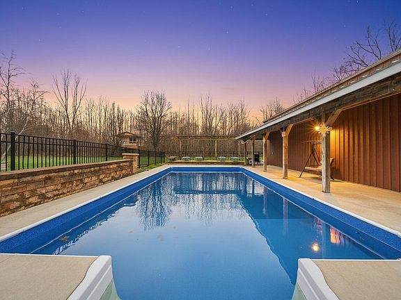 3rd image of 6438 Blue Church Rd