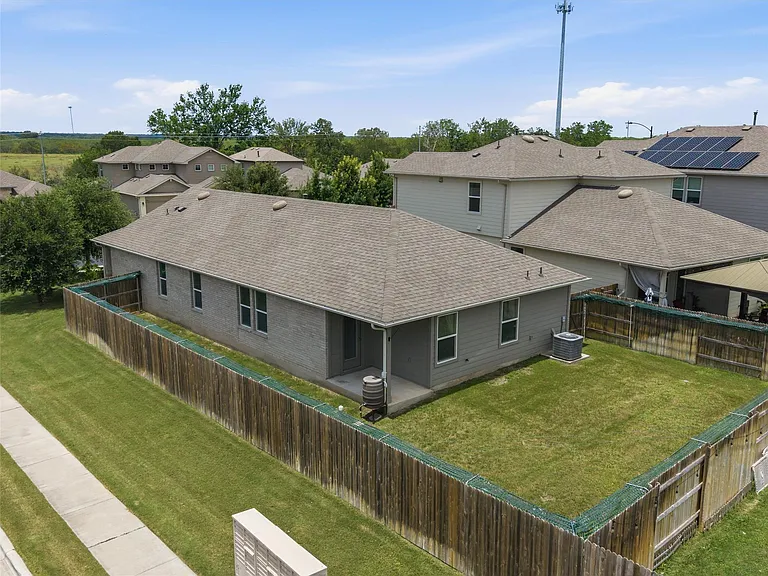 233 Baron Creek Trl — Photo 27