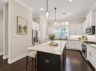 734 N Shepherd Dr, Houston, TX 77007