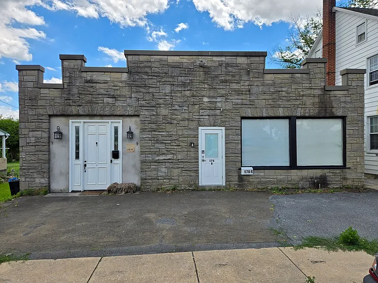 176-182 W Main St — Photo 11