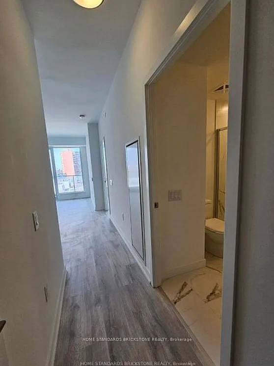 Building Photo - 7 E Golden Lion Hts #N545