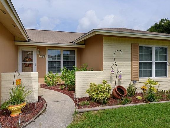 3rd image of 1382 Benwick Way