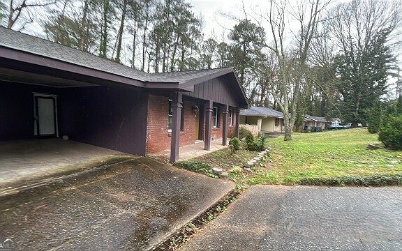 3rd image of 2314 Omaha Rd SW