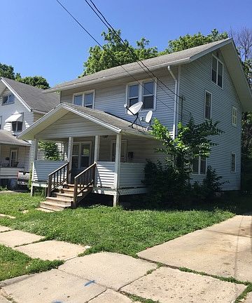 3rd image of 1129 W Jefferson St
