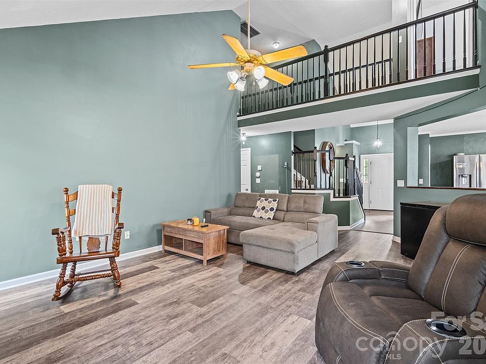 1st image of 114 Kingston Forest Dr