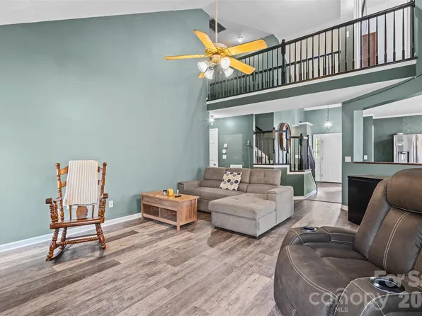 114 Kingston Forest Dr, Irmo, SC 29063