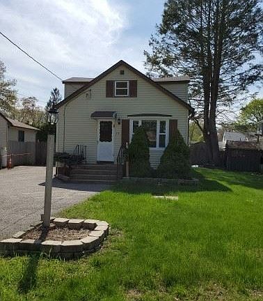 2nd image of 19 Bellaire Ave