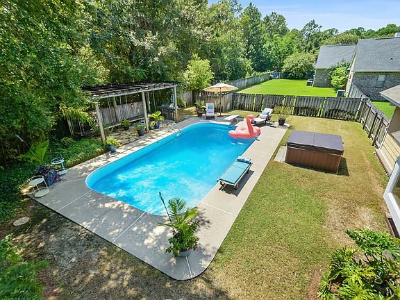 5th image of 5014 Live Oak Dr