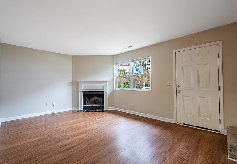 114 Bentley Pkwy #B — Photo 4