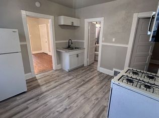 1824 N Warren Ave, Milwaukee, WI 53202