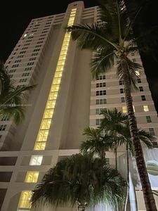 800 Claughton Island Dr APT 1202, Miami, FL, 33131
