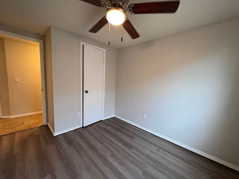 2137 Goodrich Dr — Photo 12