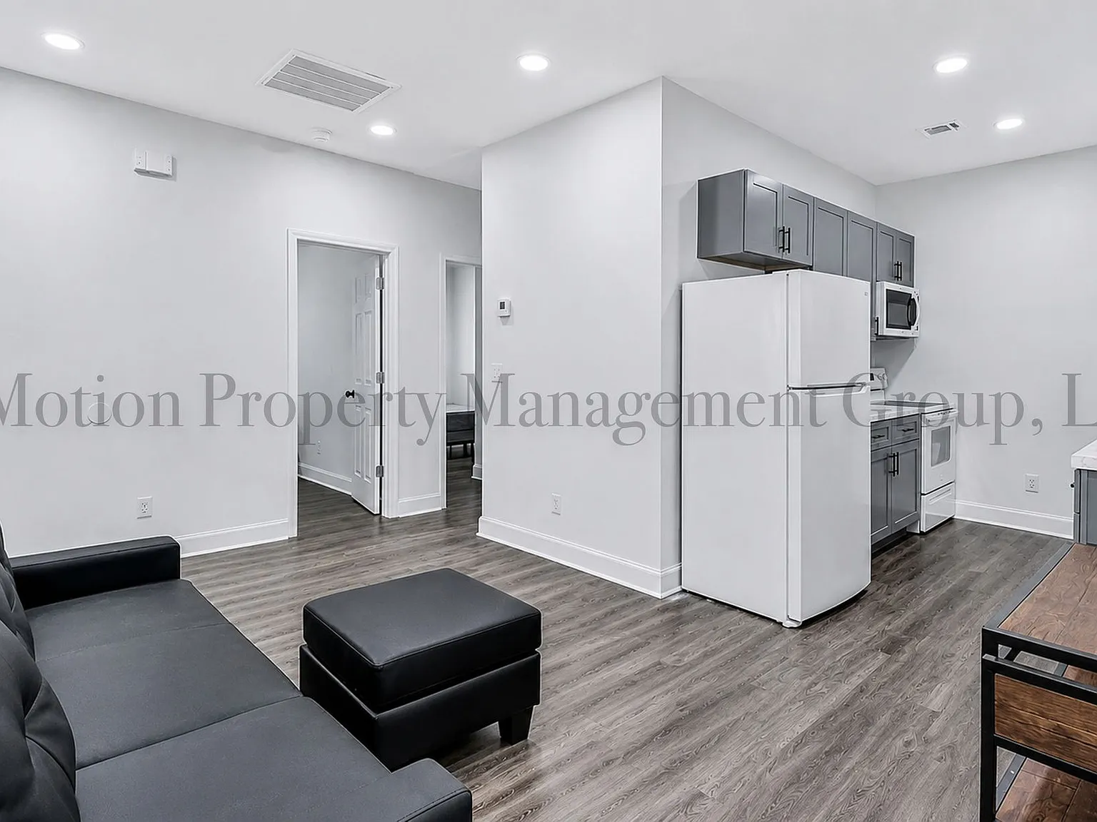 702 Carmen Ave — Photo 3