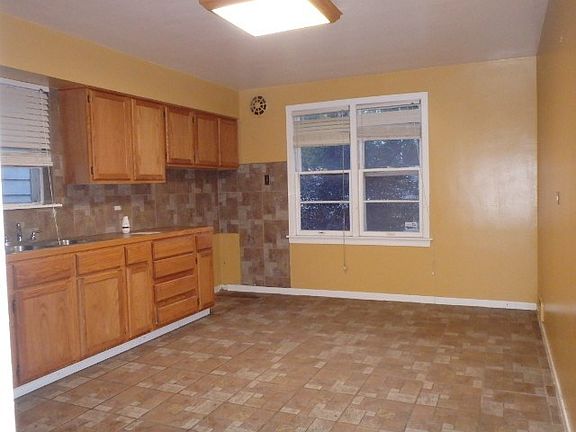4th image of 1021 Bohland Ave