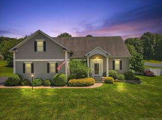 418 Briarwood Dr, Manchester, CT 06040