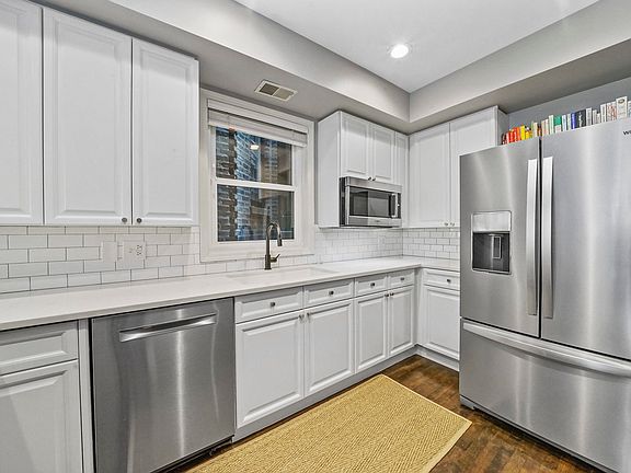 5th image of 3144 N Kenmore Ave APT 2