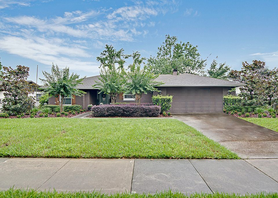 1st image of 951 Fairway Dr
