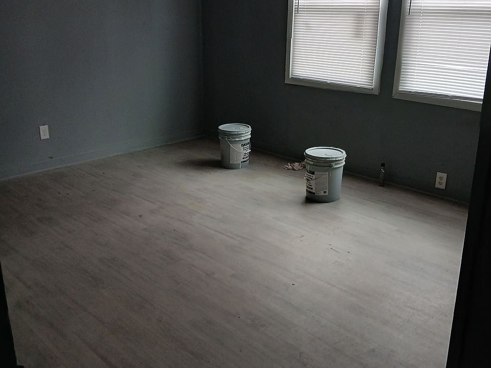 2nd image of 2548 Miles St #2
