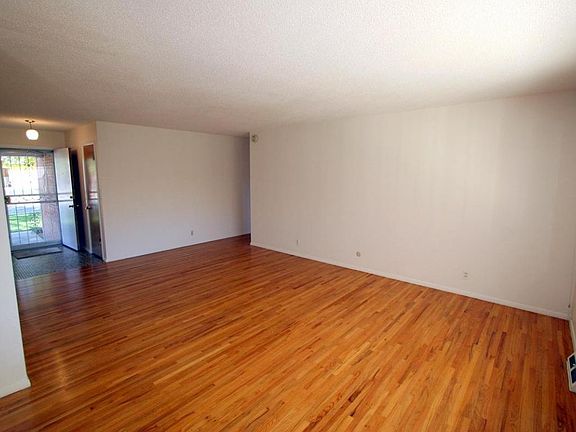 4th image of 7200 McNerney Ave NE