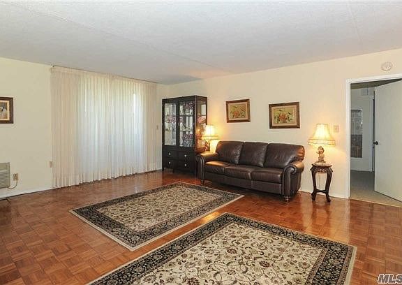 4th image of 800 Willis Ave