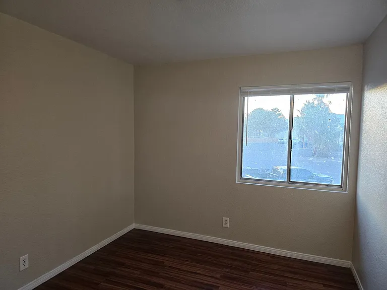 1724 Breckenwood Ct — Photo 9