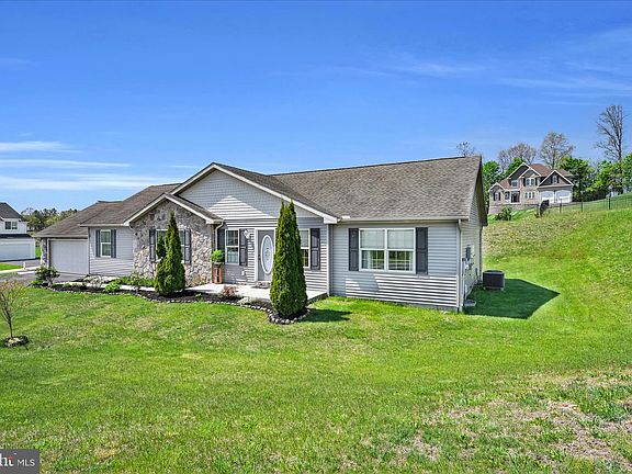 5th image of 12 Hillside Vista Dr