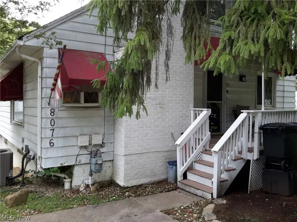 8076 Priem Rd, Strongsville, OH 44149