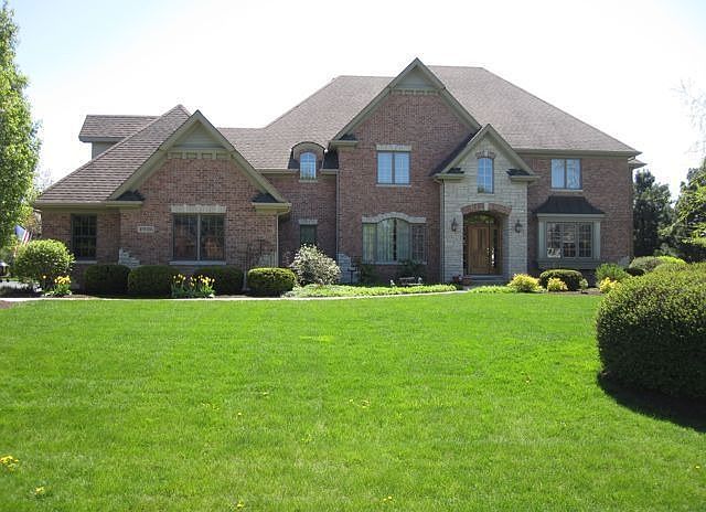 Exterior-all brick