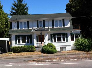 5902 12th Ave NE, Seattle, WA 98105
