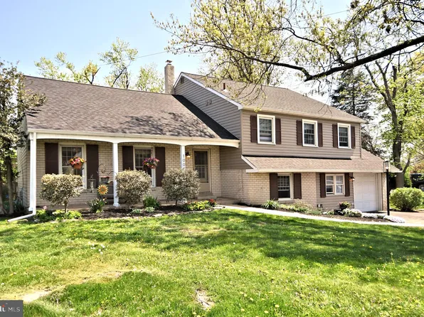 1000 Hawthorne Ln, Fort Washington, PA 19034