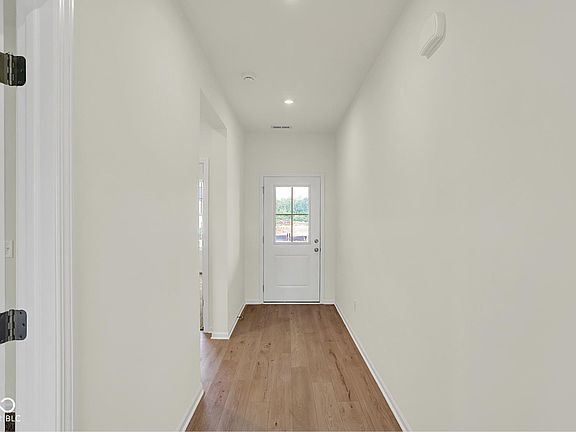 4th image of 7205 Rose Hill Ave