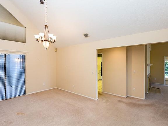 3rd image of 2664 Bent Hickory Cir