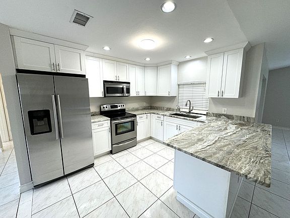 2nd image of 6614 Yarberry Ln