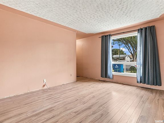 5th image of 701 Y Avenue N