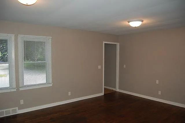 4 bed, 2100 sqft, $3,200 — Photo 4