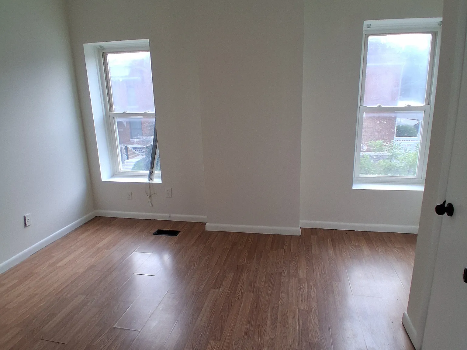 10 bed, 4000 sqft, $800 — Photo 3