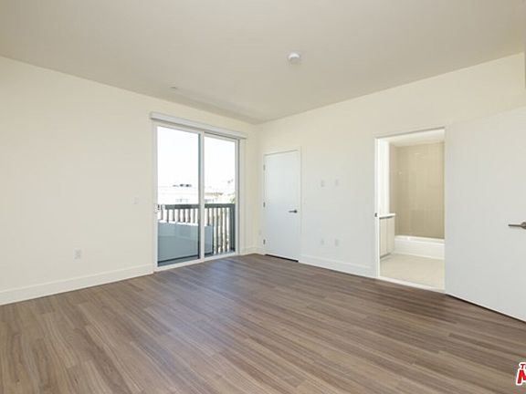 5th image of 1439 Armacost Ave