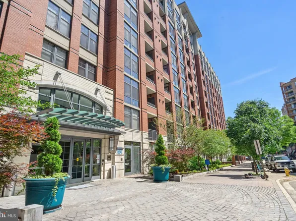 1021 Garfield St #413, Arlington, VA 22201