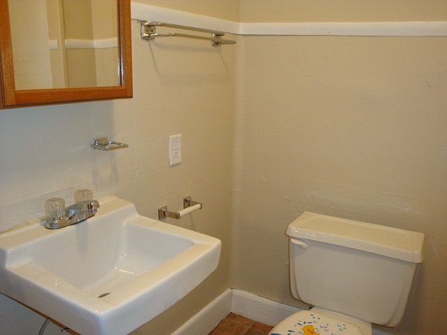 2nd image of 709 Ann St APT A
