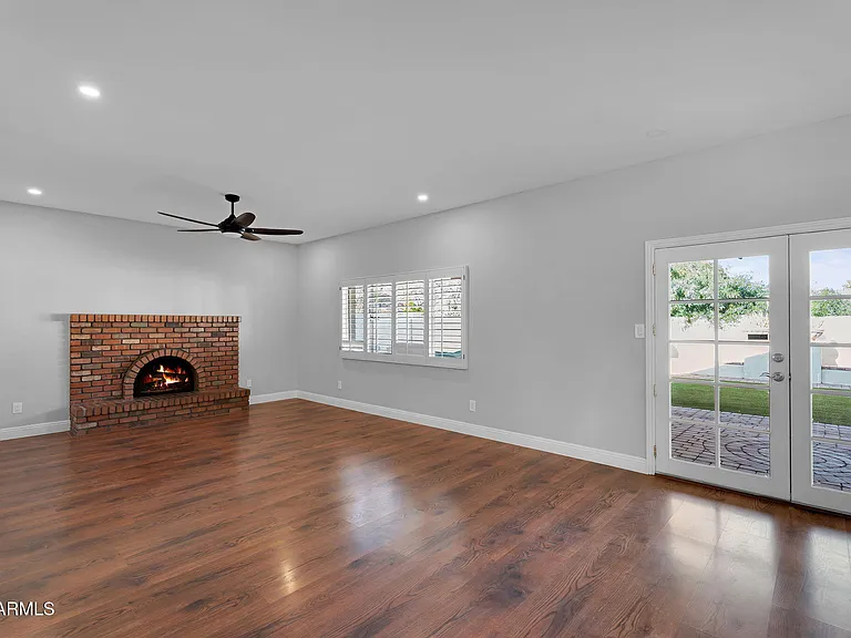 2542 W Nopal Ave — Photo 14