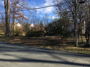 4812 Old Dominion Dr, Arlington, VA 22207