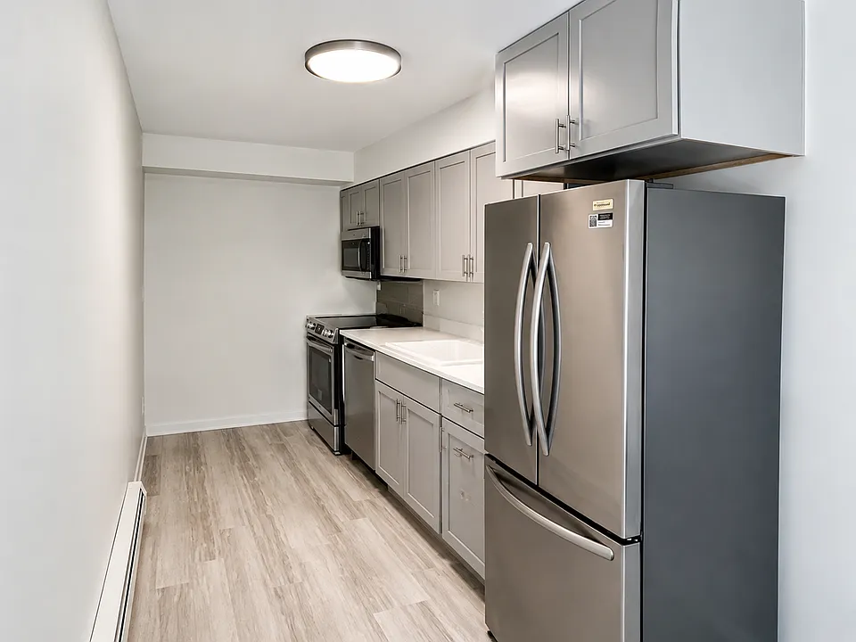 38 Cottage St #2