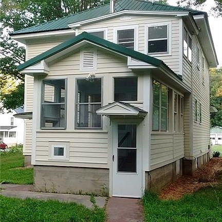 3rd image of 926 Alexandria St